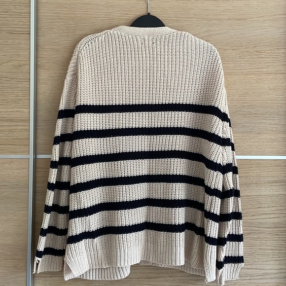 Line stripped sweater - Picture 2 of 5